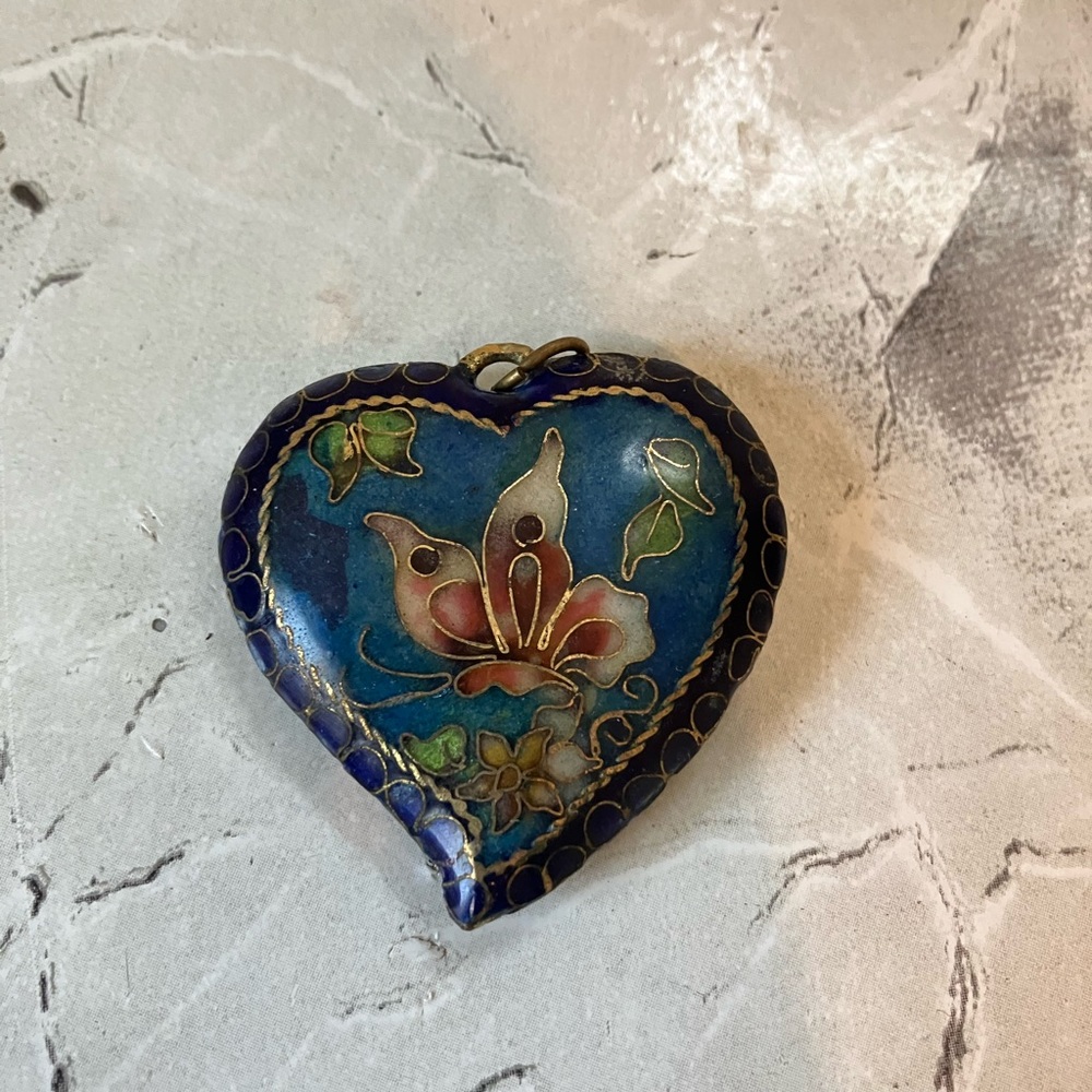 Vintage jewelry necklace heart piece